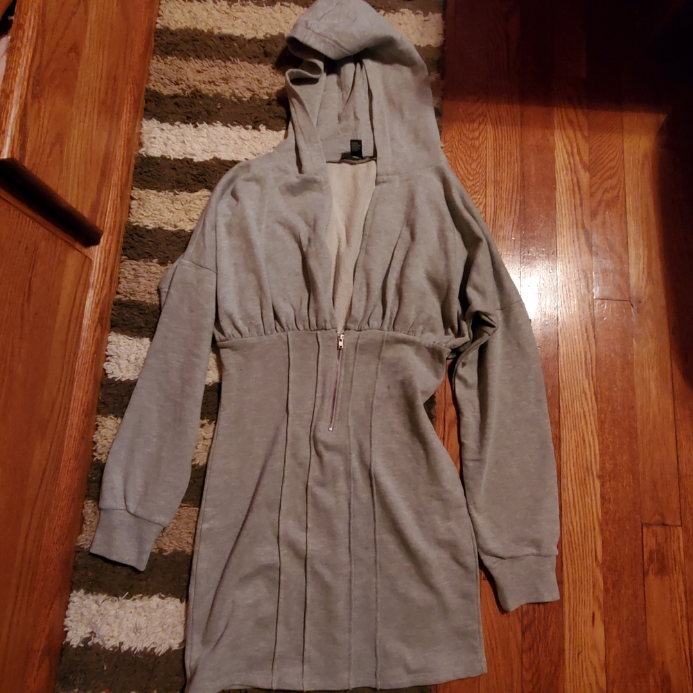 Two Long Sweatshirts - Picture 6 of 12